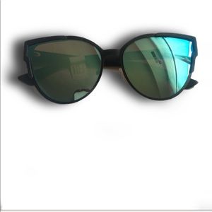 Quay Australia sunglasses Polarized cat eye